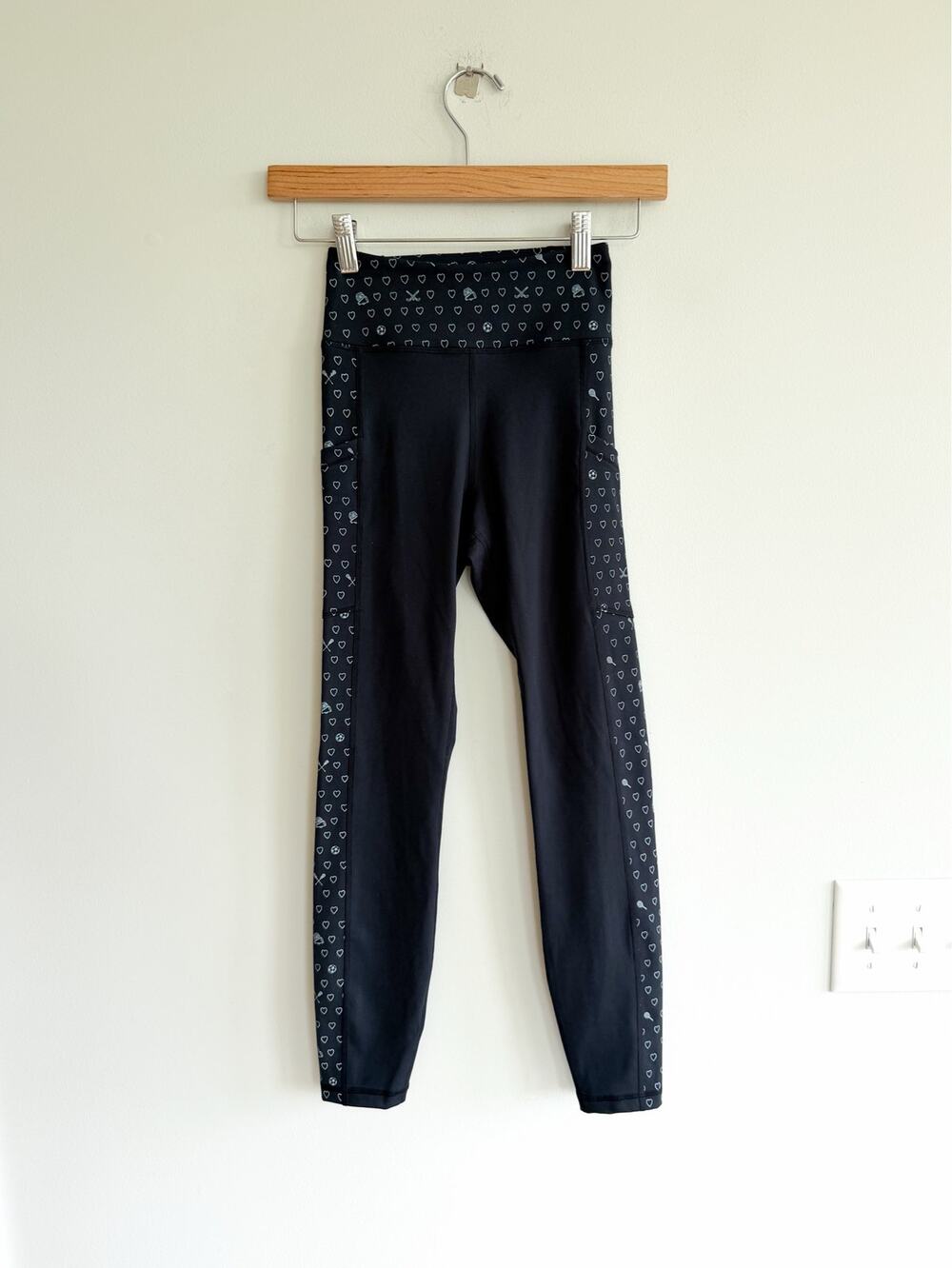 Roller Rabbit Sporty Hearts Vega High Rise Activewear Leggings Black XS NWT